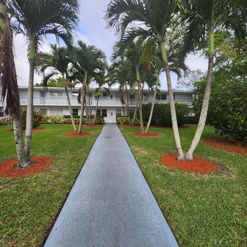 643 Durham W, Deerfield Beach, FL, 33442-3521 | Card Image