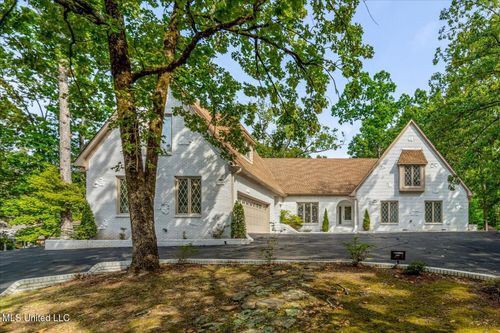 1590 Epping Forest Dr, Southaven, MS, 38671-8827 | Card Image