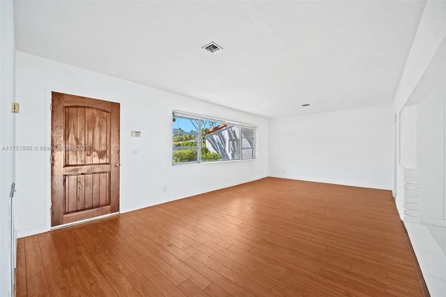 10635 Ne 11 Th Ct, House other with 3 bedrooms, 2 bathrooms and null parking in Miami Shores FL | Image 5