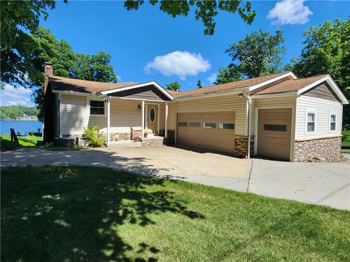 228 Latonka Dr, Mercer, PA, 16137-9363 | Card Image