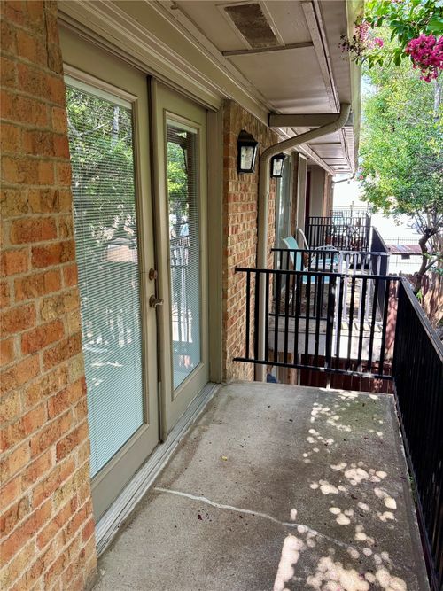 apt-209-4211 Newton Ave, Dallas, TX, 75219-3129 | Card Image