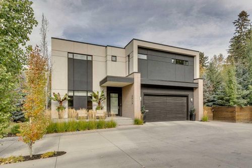 3916 9 St Sw, Calgary, AB, T2T3E2 | Card Image