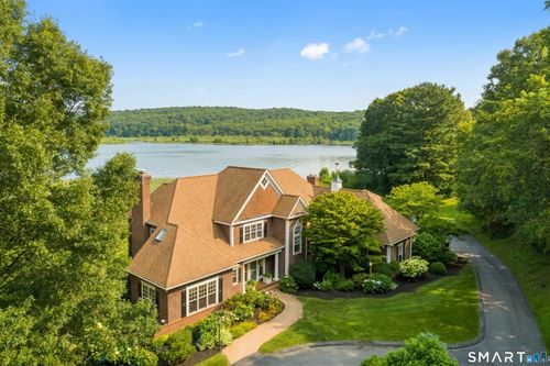 323 River Rd, Deep River, CT, 06417-2118 | Card Image