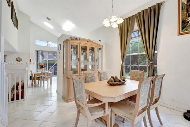 251 Saratoga Blvd E, House other with 4 bedrooms, 3 bathrooms and null parking in Royal Palm Beach FL | Image 7