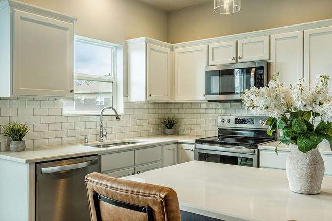6111 E Red Oak Trail, House other with 3 bedrooms, 3 bathrooms and null parking in MCFARLAND WI | Image 8
