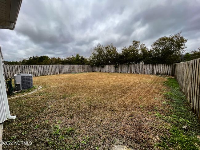 242 Smallwood Rd, Townhouse with 3 bedrooms, 3 bathrooms and 1 parking in Hubert NC | Image 4
