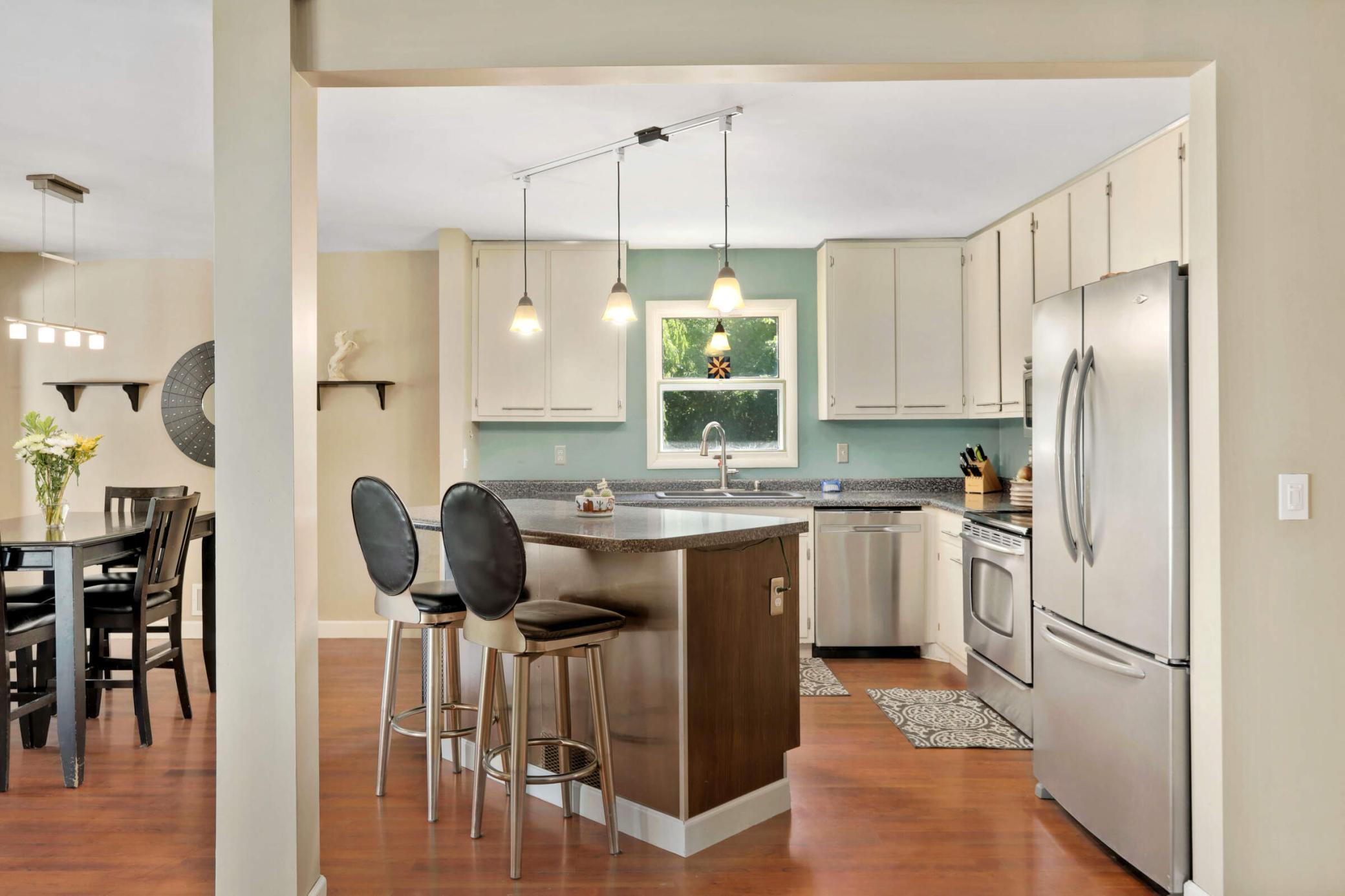 Kimberly Rd, Minnetonka, MN 55345