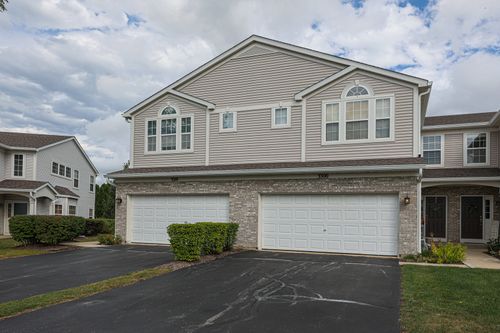 3300-3300 Ronan Dr, Lake In The Hills, IL, 60156-6739 | Card Image