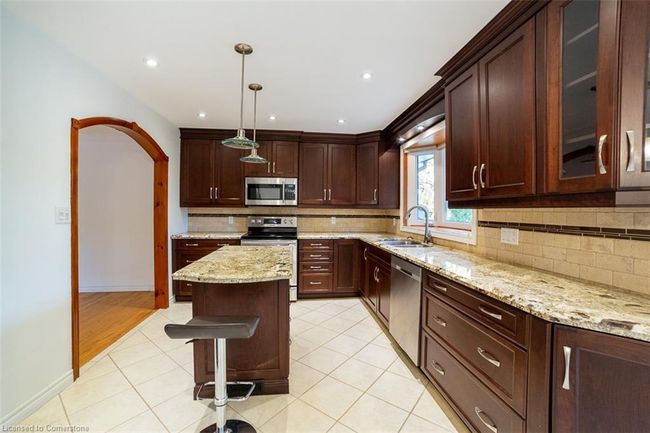 125 Lakeside Dr, House other with 4 bedrooms, 2 bathrooms and 5 parking in Grimsby ON | Image 8