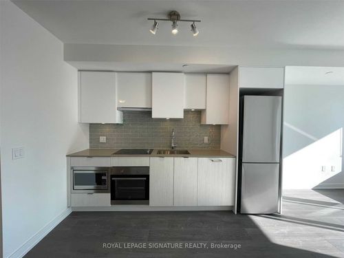 3605-195 Redpath Ave, Toronto, ON, M4P0E4 | Card Image