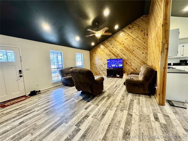 39767 Cedar Hill Cir, House other with 3 bedrooms, 2 bathrooms and null parking in Howe OK | Image 10
