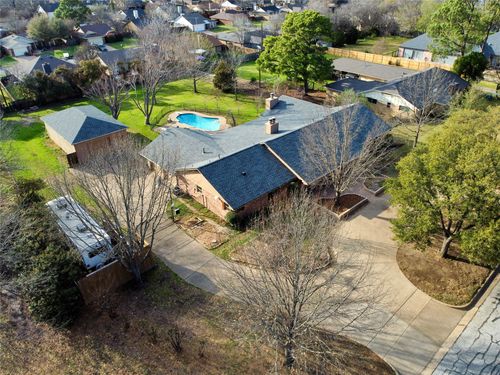 6208 Windsong Dr, Arlington, TX, 76001-5729 | Card Image