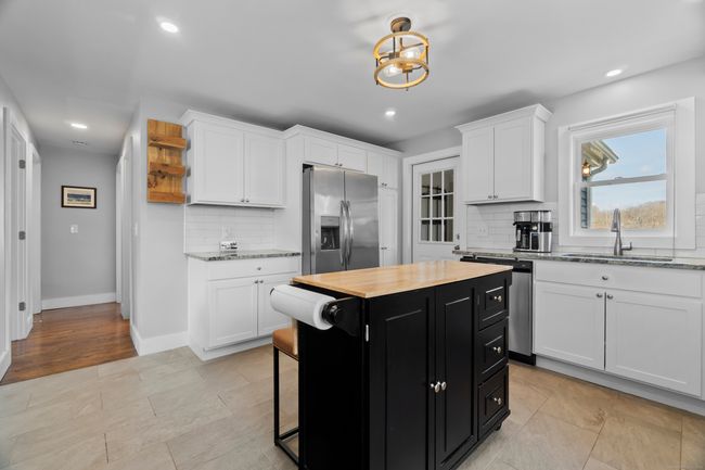15 Strosberg Rd, House other with 4 bedrooms, 2 bathrooms and 4 parking in Waterford CT | Image 6