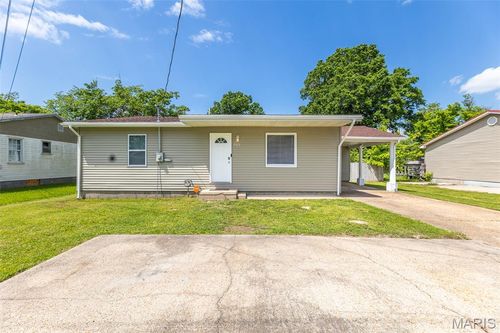 2013 Arkansas Ave, Poplar Bluff, MO, 63901-6658 | Card Image