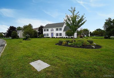 5423 Marthas Vineyard, House other with 4 bedrooms, 2 bathrooms and null parking in Clarence NY | Image 2