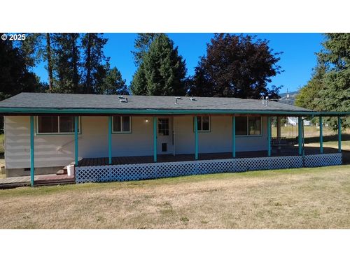 813 Couch Ave, Wallowa, OR, 97885-7101 | Card Image