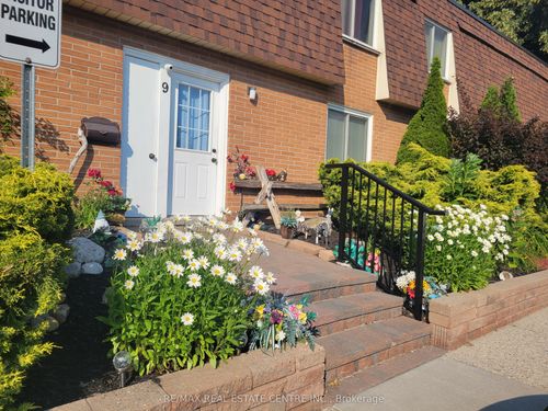 9-120 Country Club Dr, Guelph, ON, N1E3K7 | Card Image