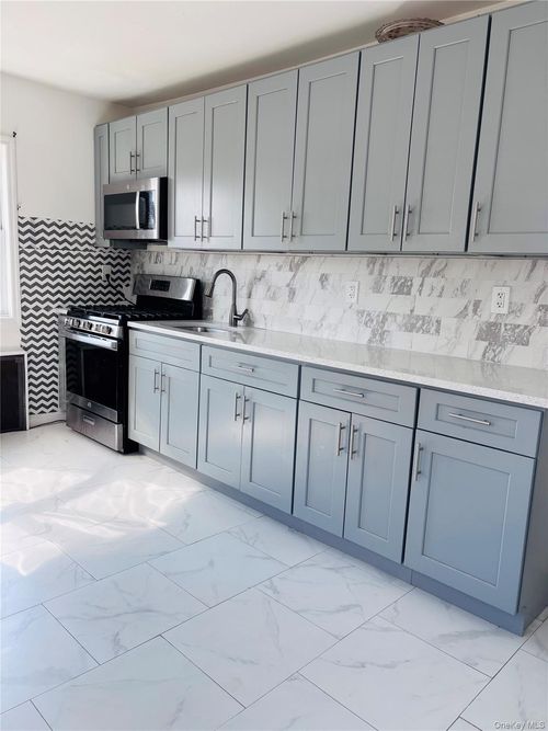 11522 222nd Street, New York, NY, 11411 | Card Image