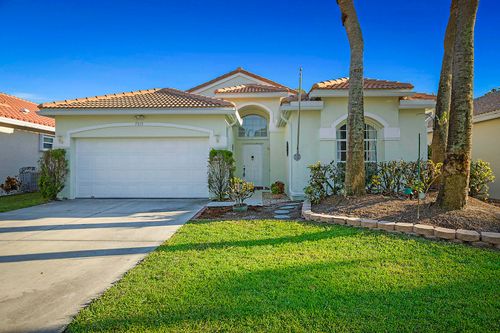 7019 Se Twin Oaks Cir, Stuart, FL, 34997-4727 | Card Image