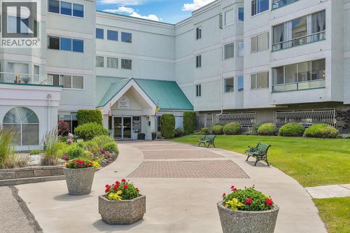 305-1329 Klo Rd, Kelowna, BC, V1W3N9 | Card Image