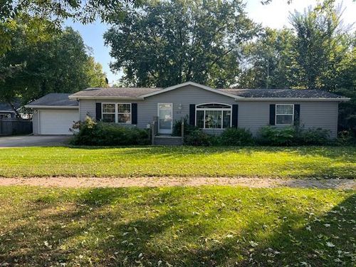 613 S Armstrong Ave, Litchfield, MN, 55355-3302 | Card Image