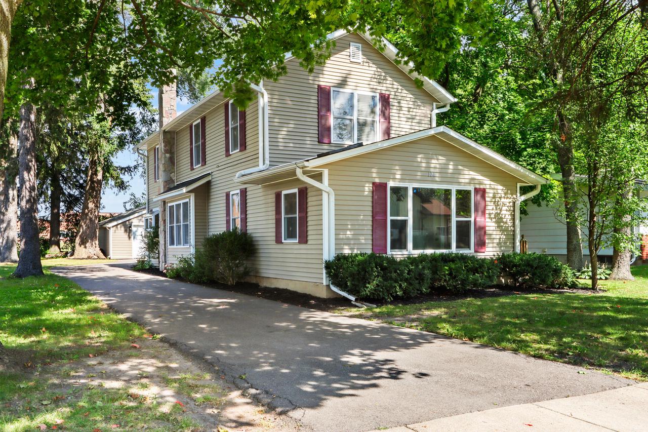 Phillips Ave, Walworth, WI 53184