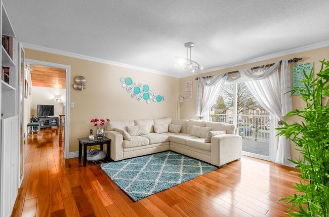 3740 Balsam Crescent, House other with 5 bedrooms, 3 bathrooms and 8 parking in Abbotsford BC | Image 8