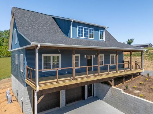 591 Edelweiss Trl, Hillsville, VA, 24343-5086 | Card Image