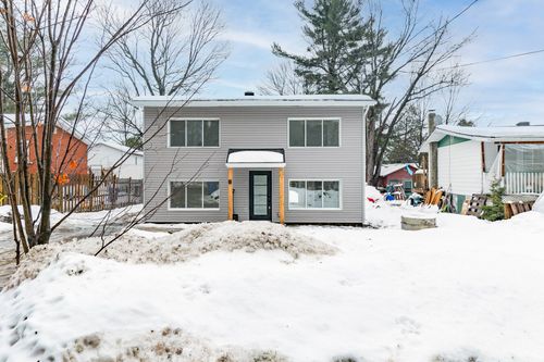 8 Rue Chapelain, Saint Lin  Laurentides, QC, J5M1N8 | Card Image