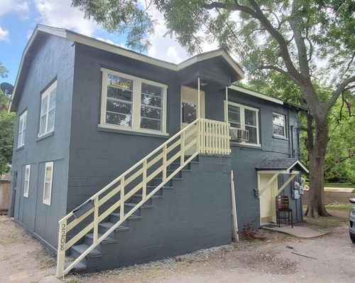 2208 4th St, Bay City, TX, 77414-6142 | Card Image