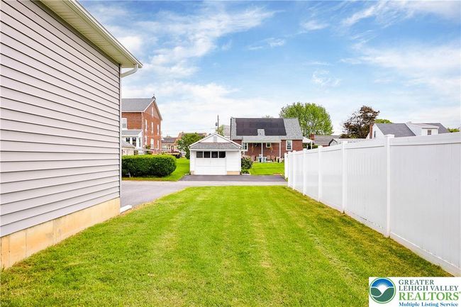 721 7 Th St, House other with 3 bedrooms, 3 bathrooms and null parking in Whitehall PA | Image 49