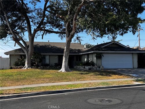 518 Juniper St, Brea, CA, 92821-6439 | Card Image