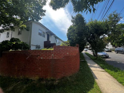 2-101 Sterling Ave, Yonkers, NY, 10704-4261 | Card Image