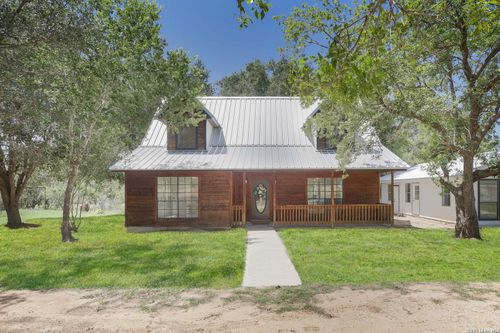 6721 County Road 401, Floresville, TX, 78114-3418 | Card Image