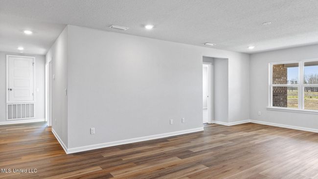 Living Room | Image 6