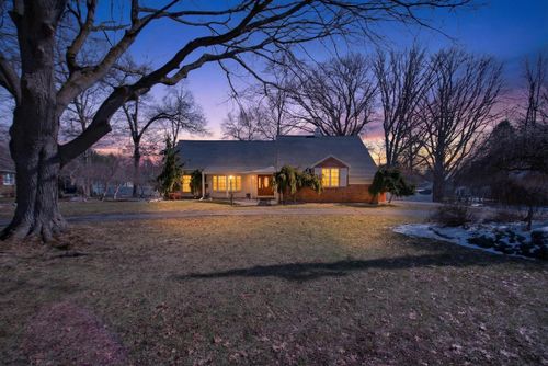 3825 W Walmont Rd, Jackson, MI, 49203-5224 | Card Image