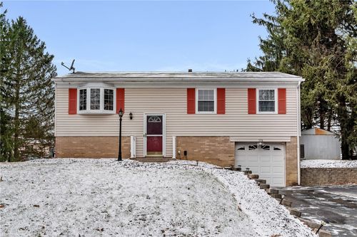 576 Joan St, Cranberry Twp, PA, 16066-6339 | Card Image