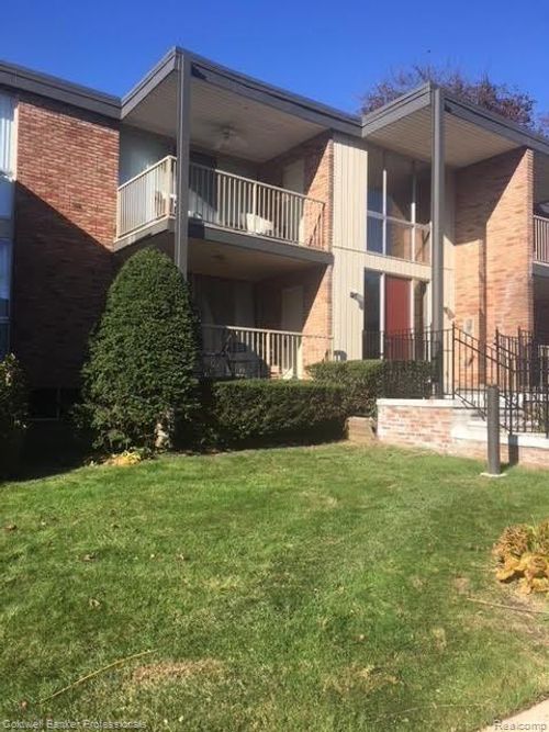 103-4043 W Maple Rd, Bloomfield Hills, MI, 48301-3104 | Card Image