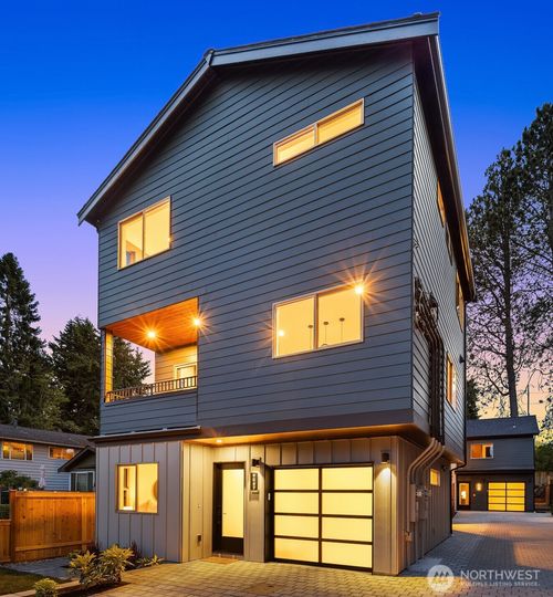 9047 Dibble Ave Nw, Seattle, WA, 98117-3208 | Card Image