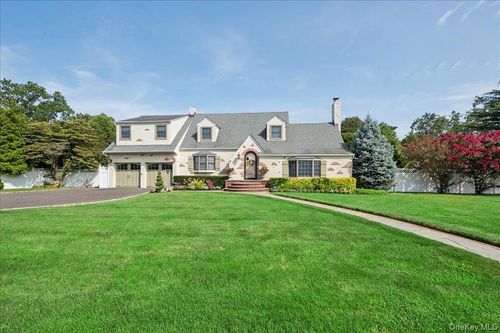 34 Albemarle Rd, Westbury, NY, 11590-1232 | Card Image