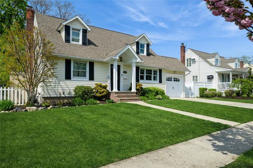 147 Plitt Ave, Farmingdale, NY, 11735-5110 | Card Image