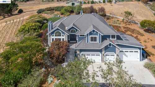 228 Stowring Rd, Petaluma, CA, 94952 | Card Image