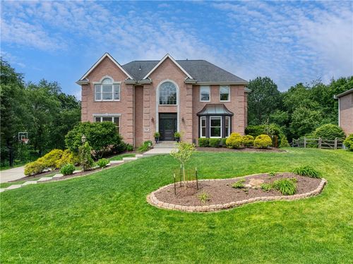 130 Sewickley Farm Cir, Mars, PA, 16046-7160 | Card Image