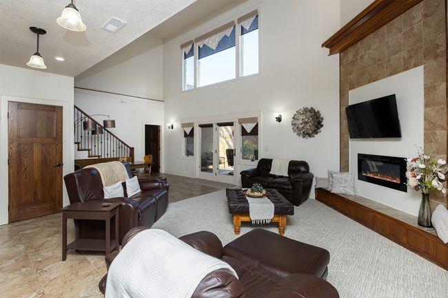 8121 Oak Ridge Dr, Home with 5 bedrooms, 3 bathrooms and null parking in Dexter IA | Image 13