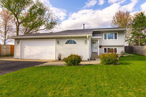 5973 126th St W, Apple Valley, MN, 55124-8232 | Card Image