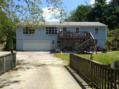 185 Carolina Nooseneck Rd, Richmond, RI, 02898-1154 | Card Image