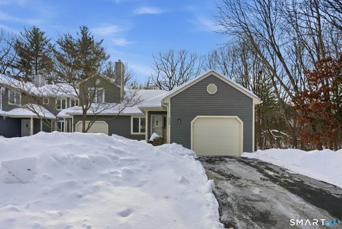 200-200 Castlewood Dr, Bloomfield, CT, 06002-1370 | Card Image