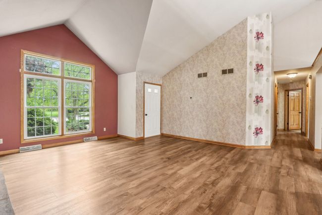 N61W14730 Woodcrest Ct, House other with 3 bedrooms, 3 bathrooms and 2 parking in Menomonee Falls WI | Image 6