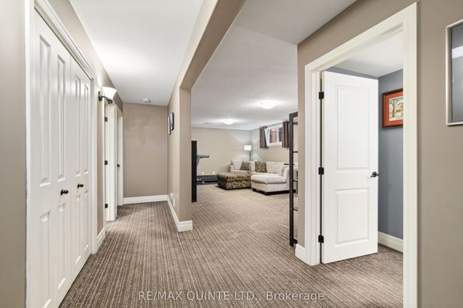 8 Mcintosh Cres, House other with 5 bedrooms, 2 bathrooms and 2 parking in Trenton ON | Image 28