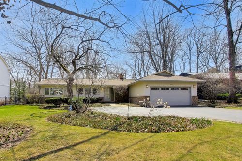 900 Stonegate Dr, Highland Park, IL, 60035-5147 | Card Image